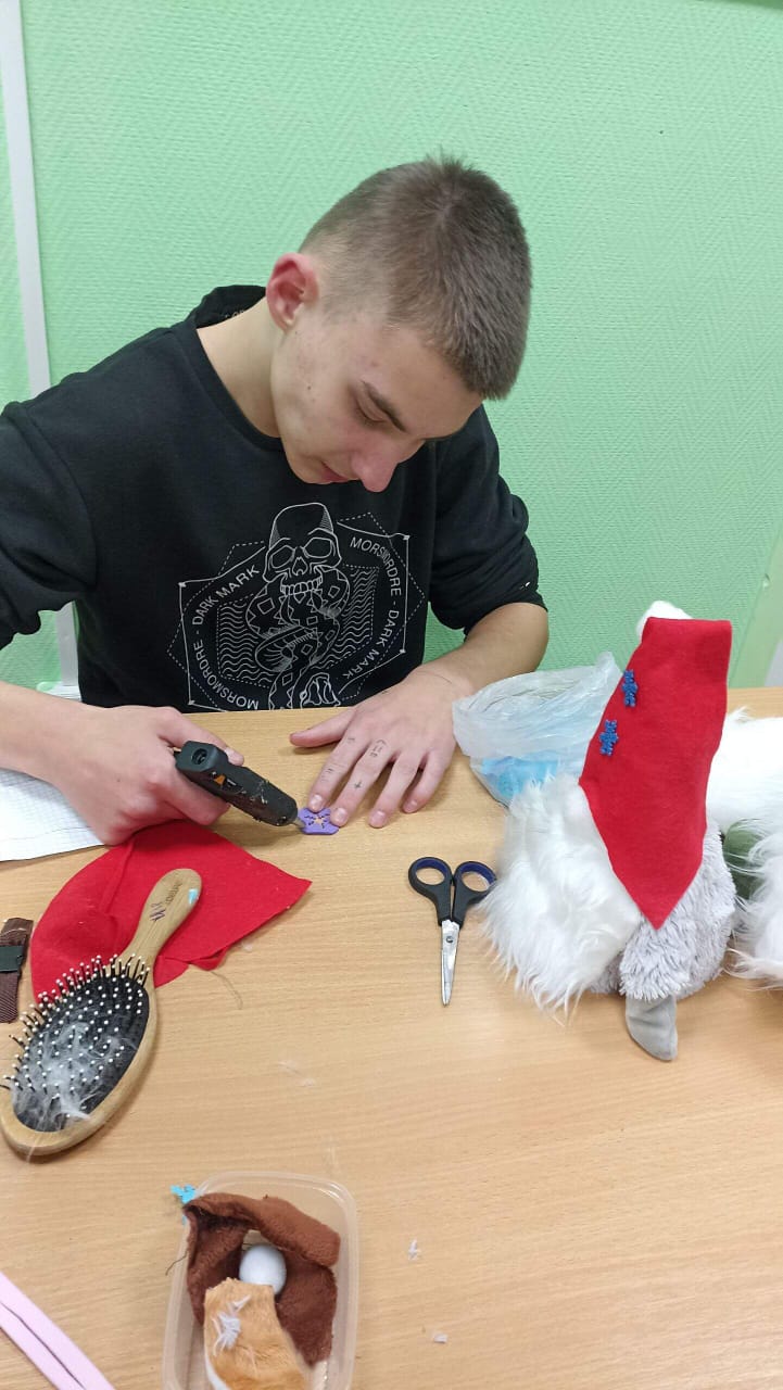 «Новогоднее творчество: ребята создают атмосферу праздника своими руками»