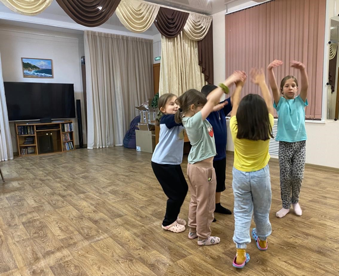 "За кулисами праздника: подготовка к яркому Новому году"