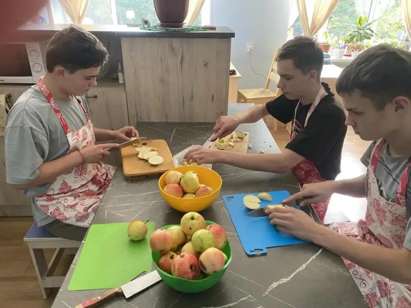 Яблочная мастерская: воскресный конвейер