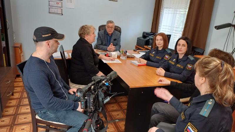 Приезд специалистов из Выборгского районного отдела судебных приставов