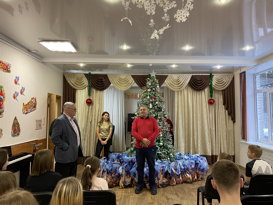 Новогодние подарки от Выборгского предпринимателя