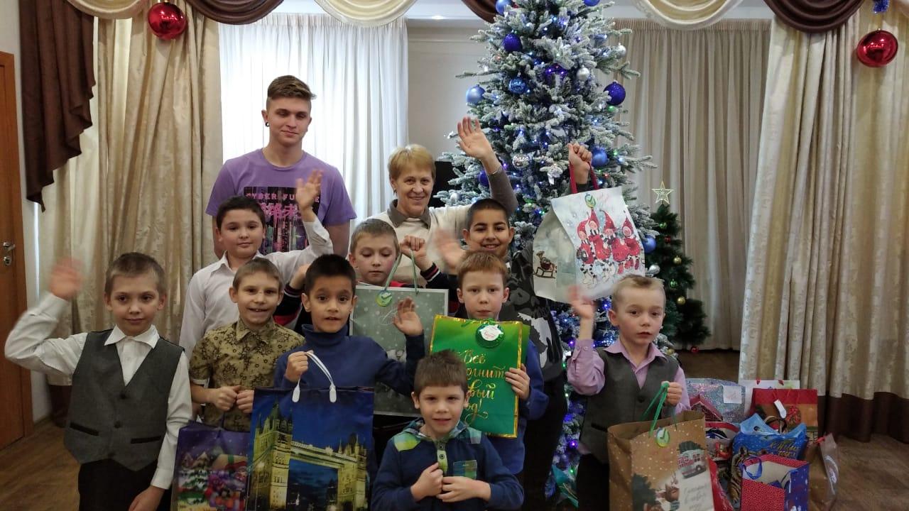 Наши первые Новогодние подарки от гостей
