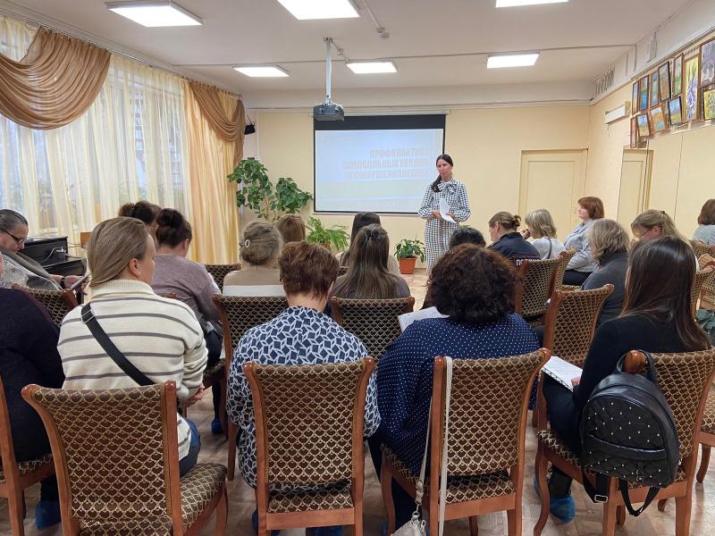 Круглый стол в ЛОГБУ «Выборгский КЦСОН»