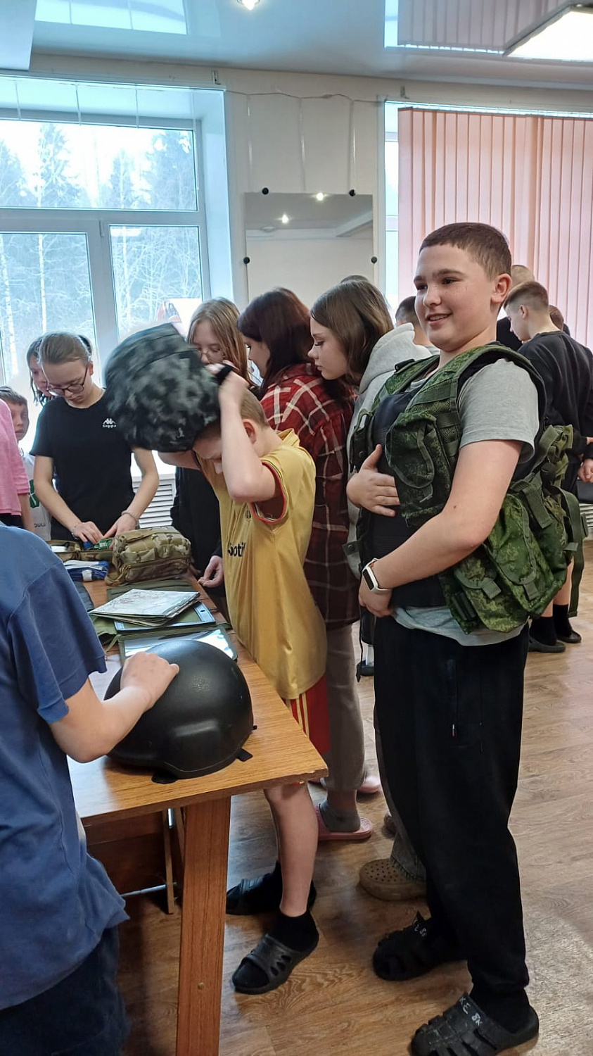 Гости из Приморского торгового порта и военно-патриотического клуба «Бастион»
